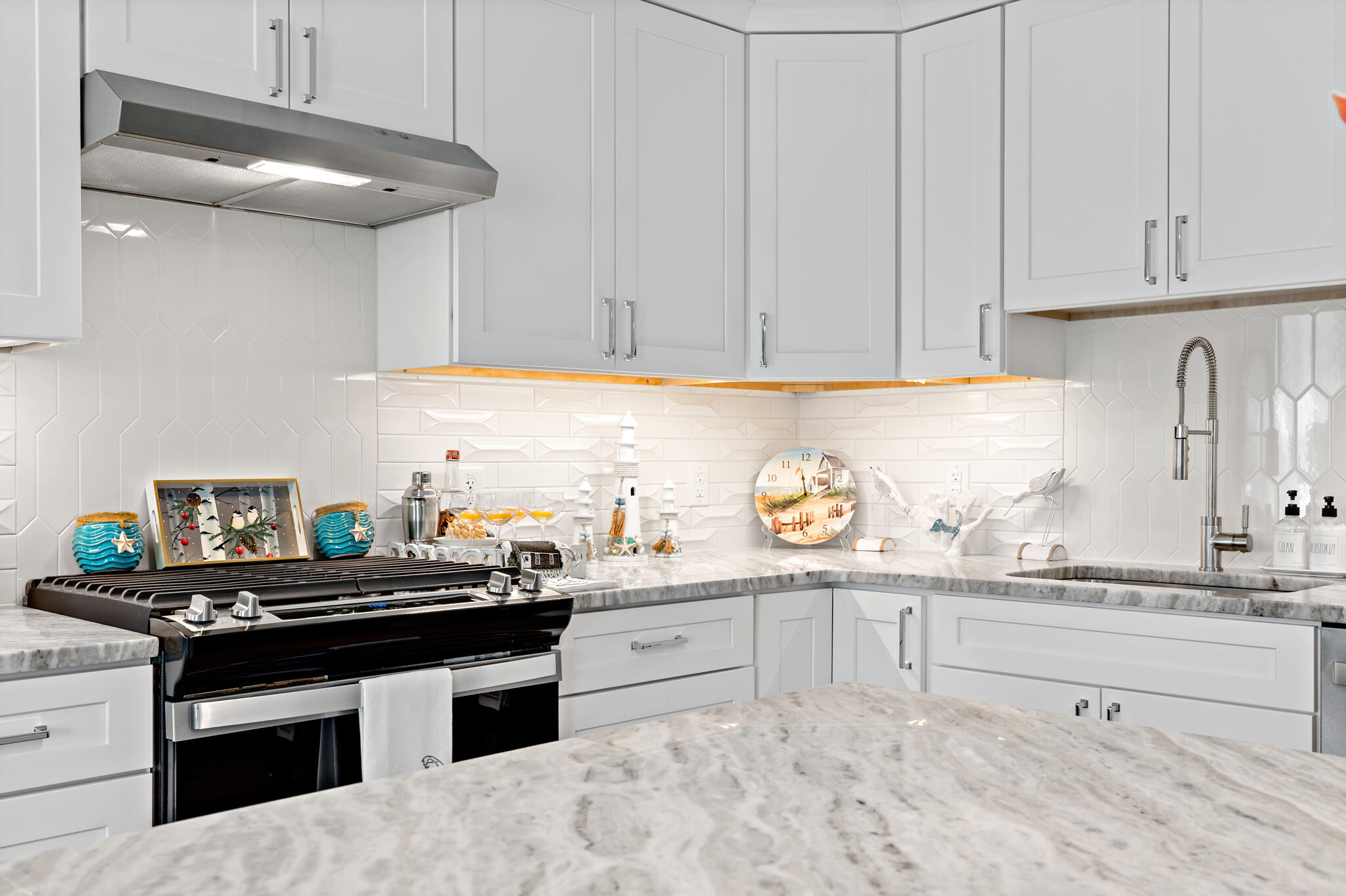 10 Bank Street Eastham MA 02642
