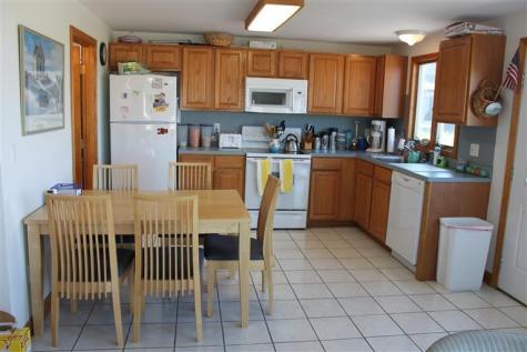 670 Shore Road MA 02652