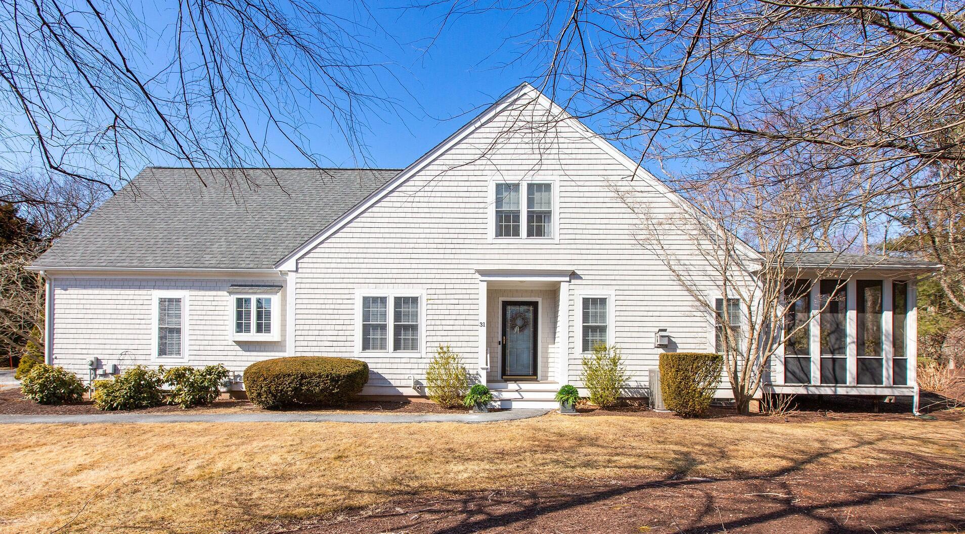 31 Stratford Ridge Mashpee MA 02649