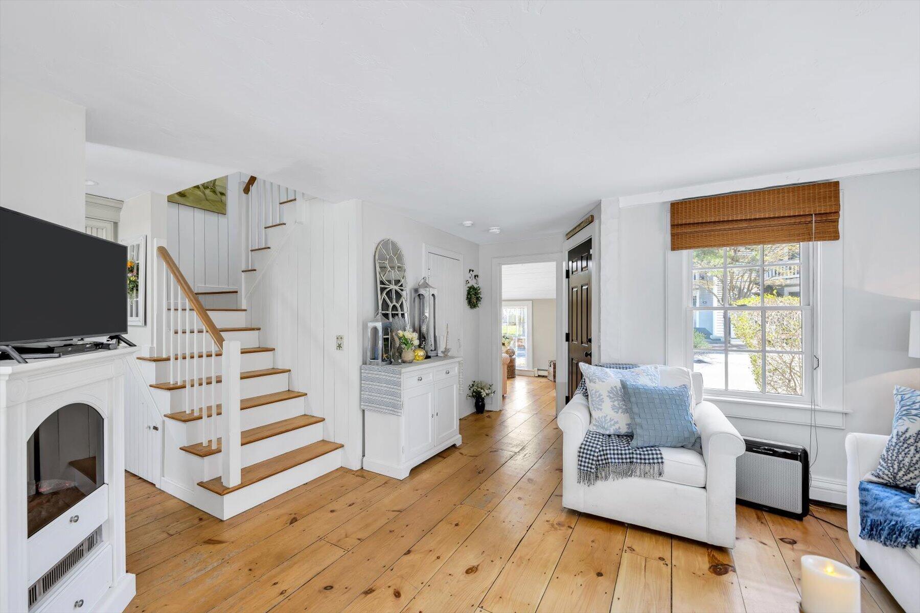 28 Flying Cloud Circle Mashpee MA 02649
