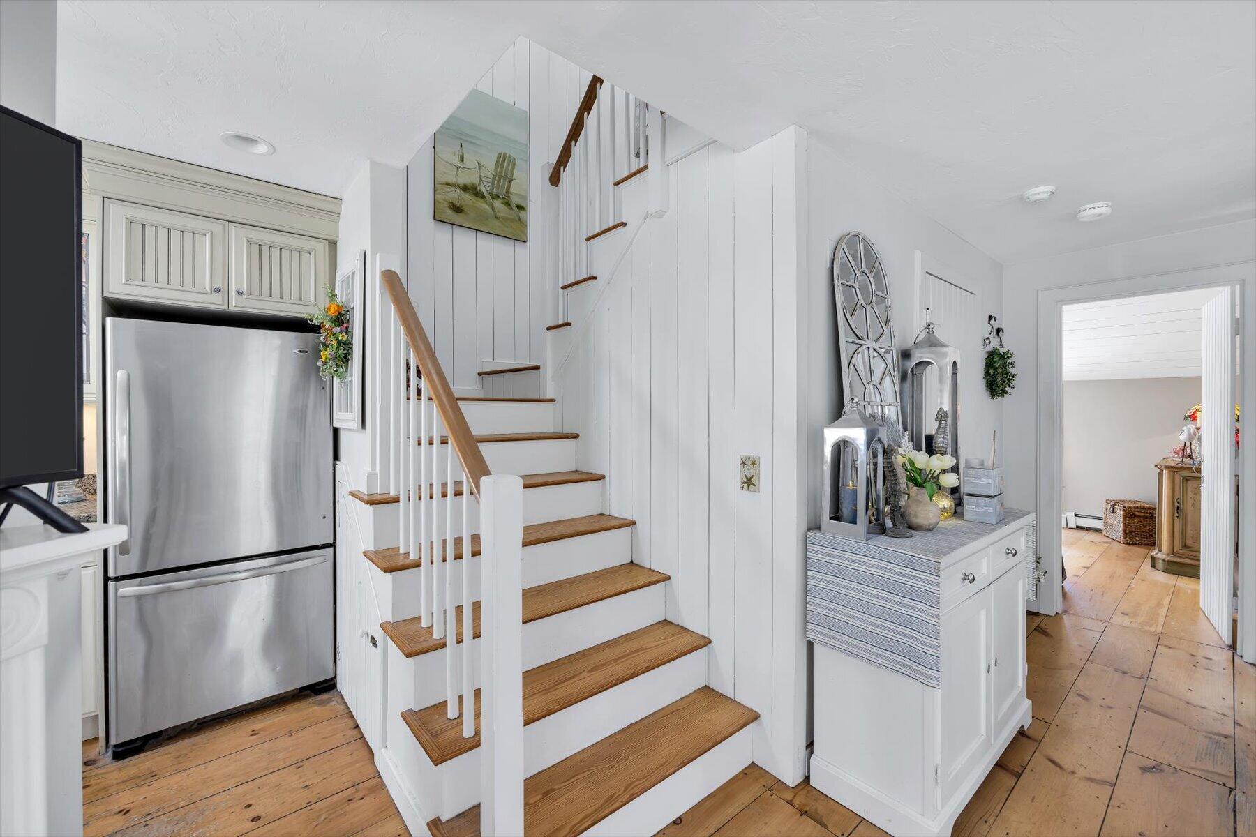 28 Flying Cloud Circle Mashpee MA 02649