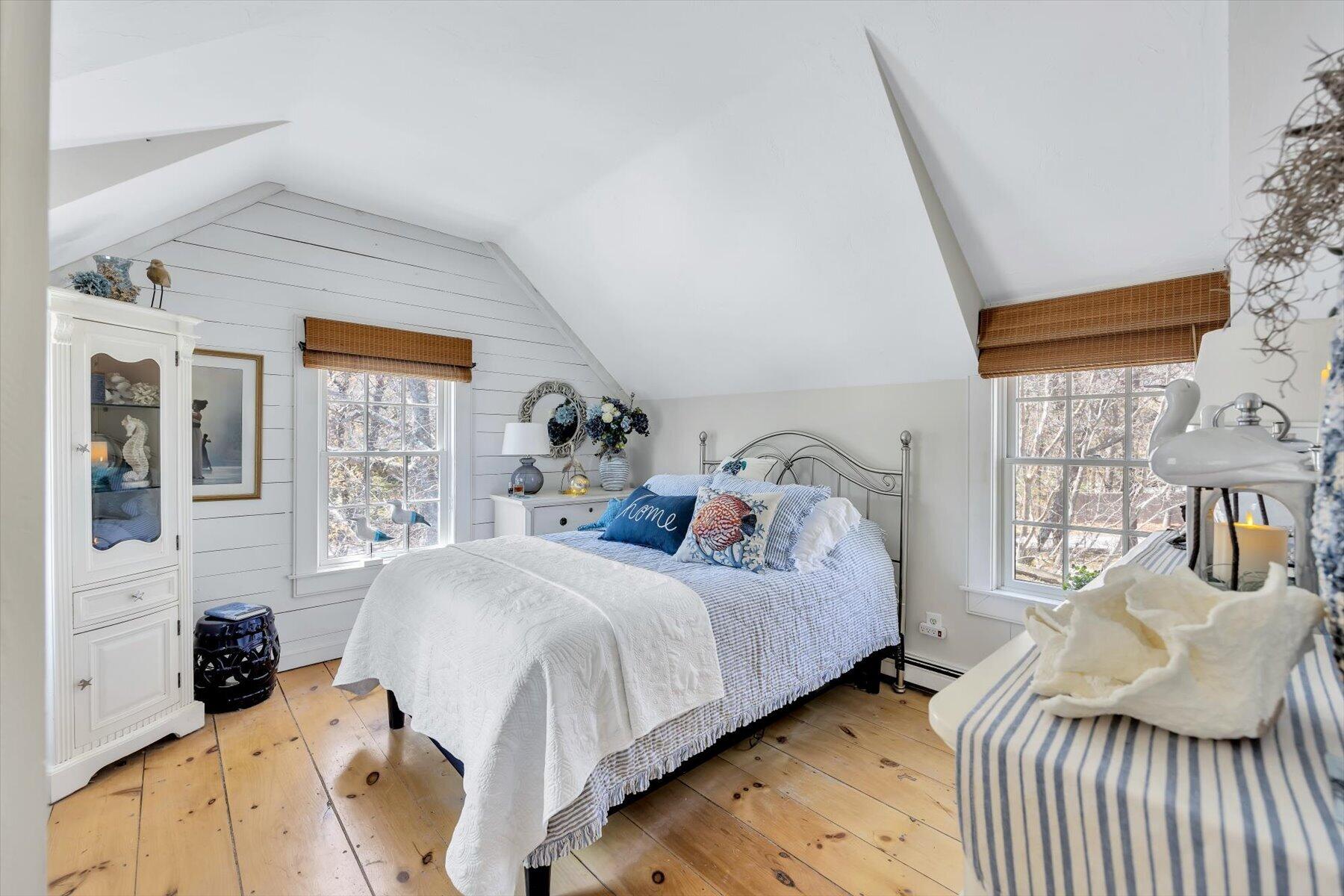 28 Flying Cloud Circle Mashpee MA 02649