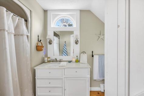 28 Flying Cloud Circle Mashpee MA 02649