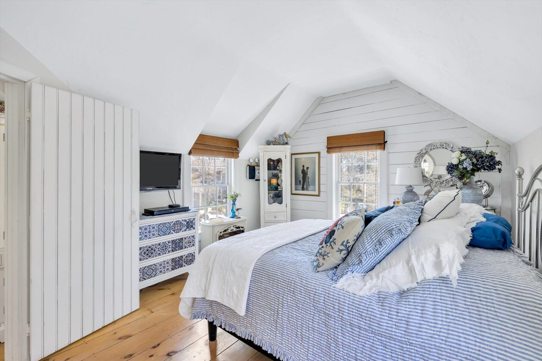 28 Flying Cloud Circle Mashpee MA 02649