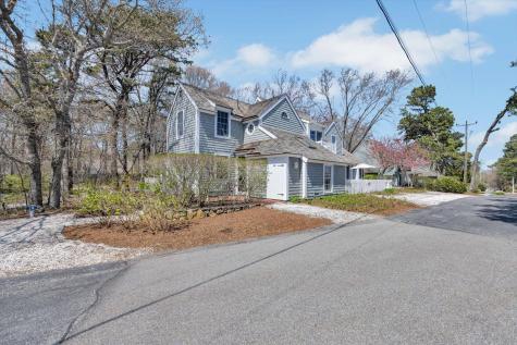 28 Flying Cloud Circle Mashpee MA 02649