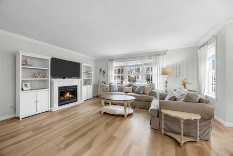 32 Carleton Street Wareham MA 02558