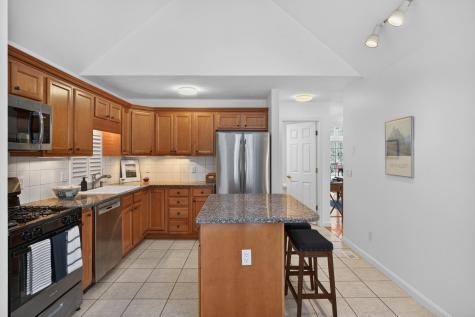 16 Gold Leaf Lane Mashpee MA 02649