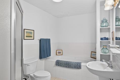 16 Gold Leaf Lane Mashpee MA 02649