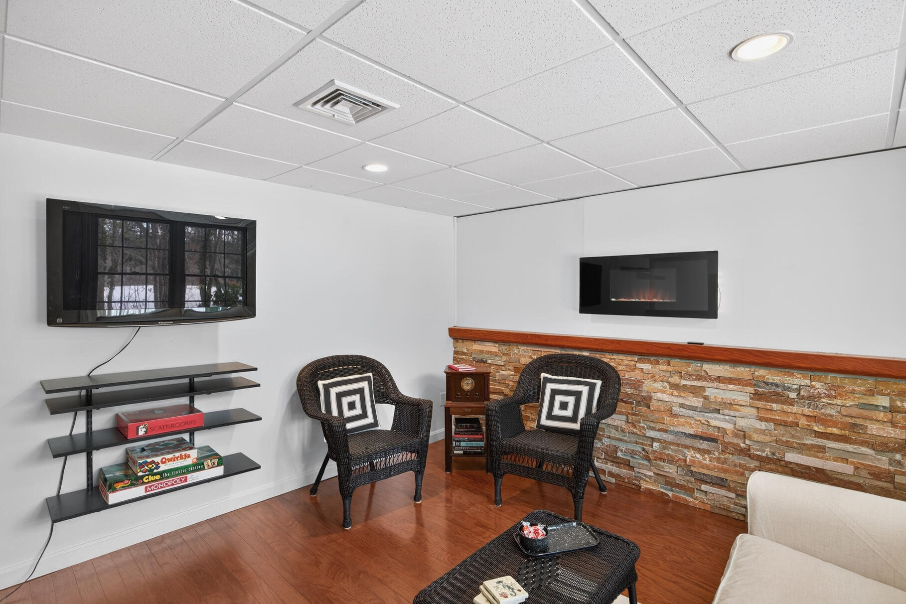 16 Gold Leaf Lane Mashpee MA 02649