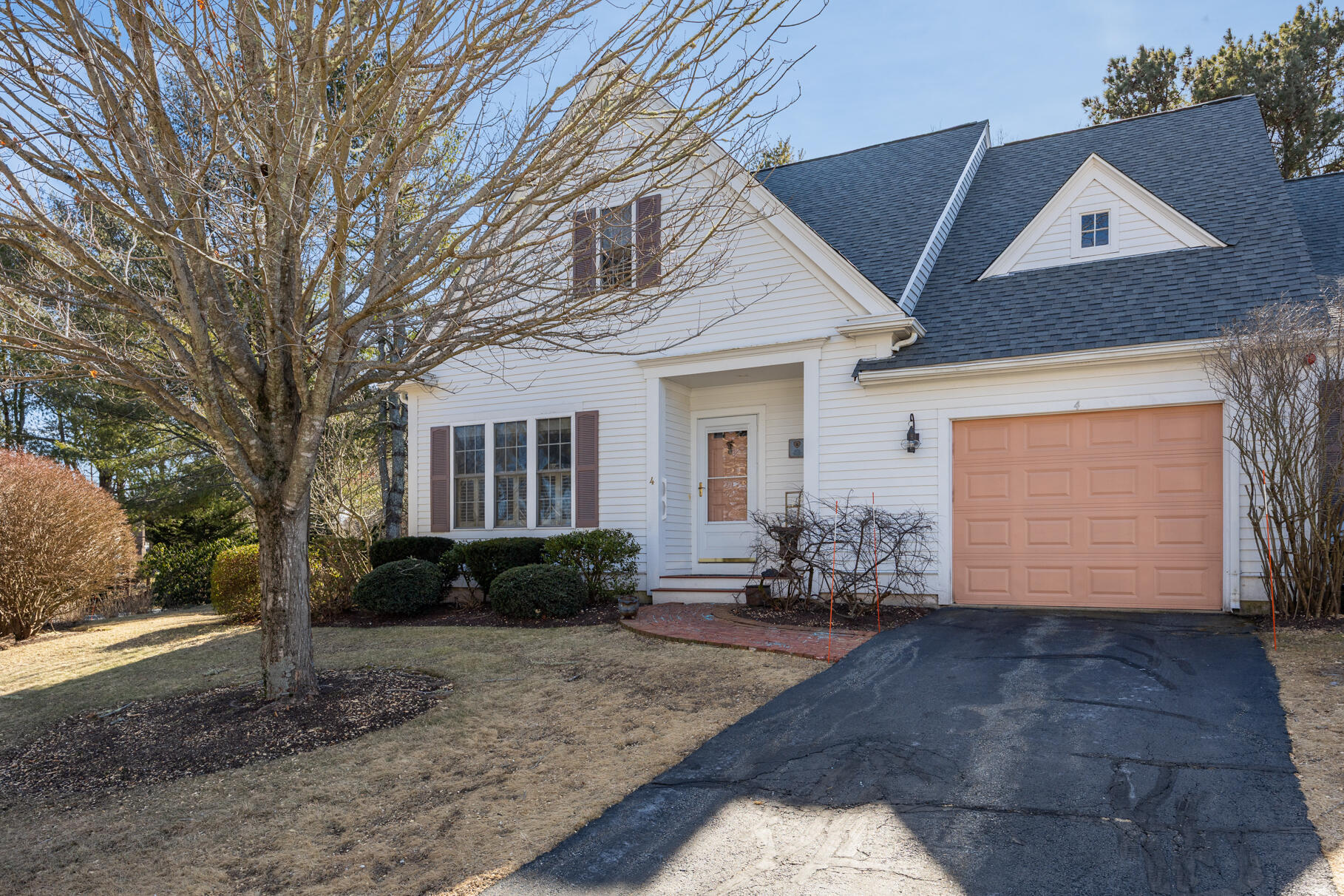 4 Stratford Ridge Mashpee MA 02649