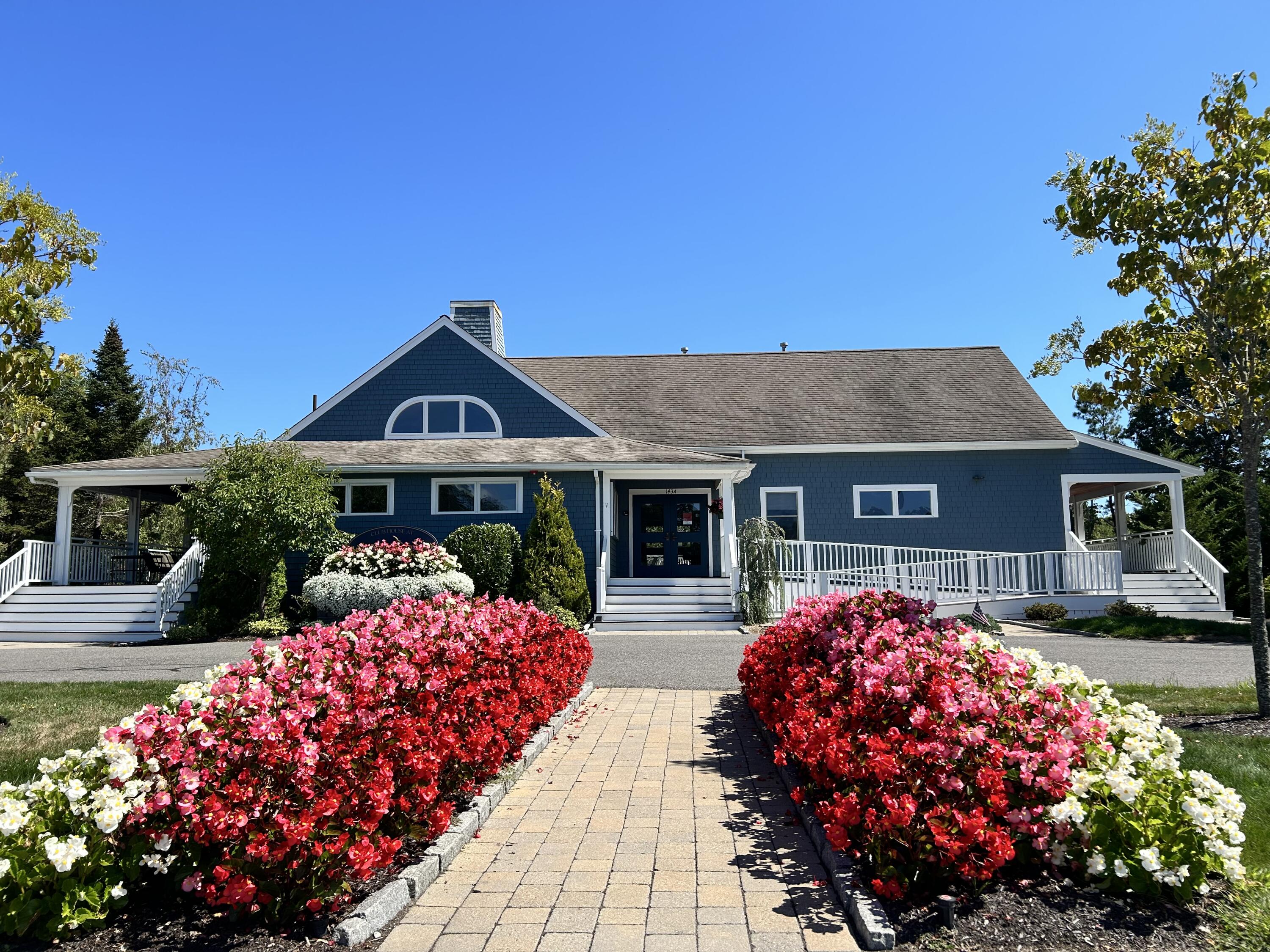 6 Masters Court Mashpee MA 02649