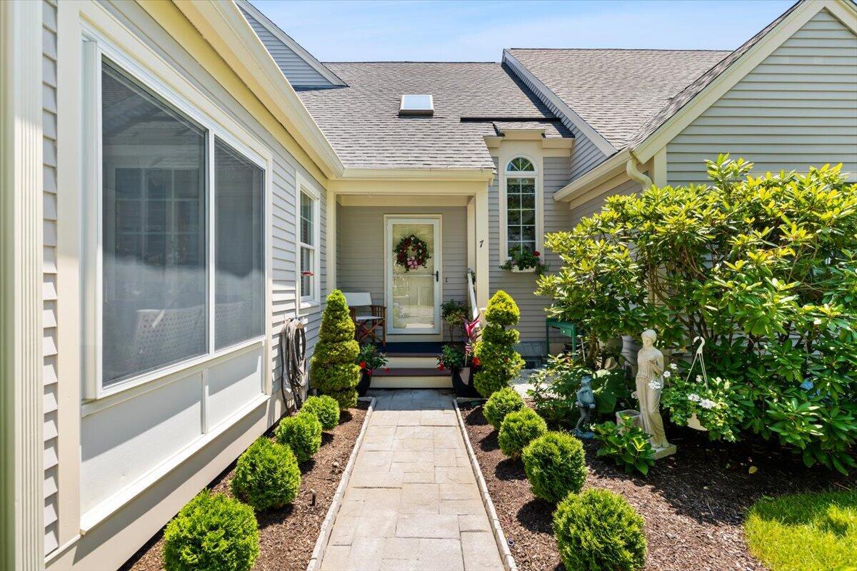 7 Gold Leaf Lane Mashpee MA 02649