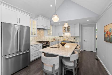 7 Gold Leaf Lane Mashpee MA 02649