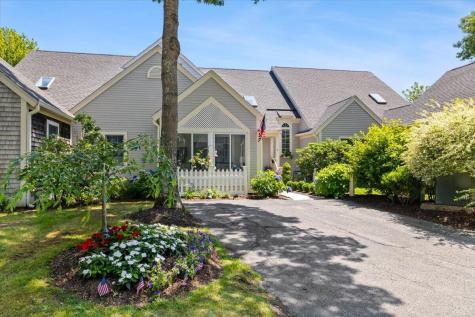 7 Gold Leaf Lane Mashpee MA 02649