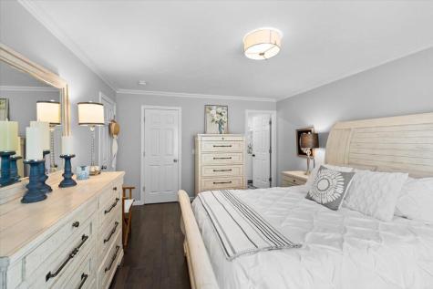 7 Gold Leaf Lane Mashpee MA 02649