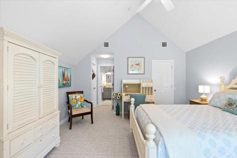 7 Gold Leaf Lane Mashpee MA 02649