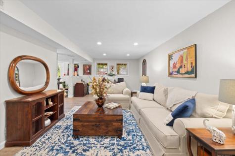 7 Gold Leaf Lane Mashpee MA 02649