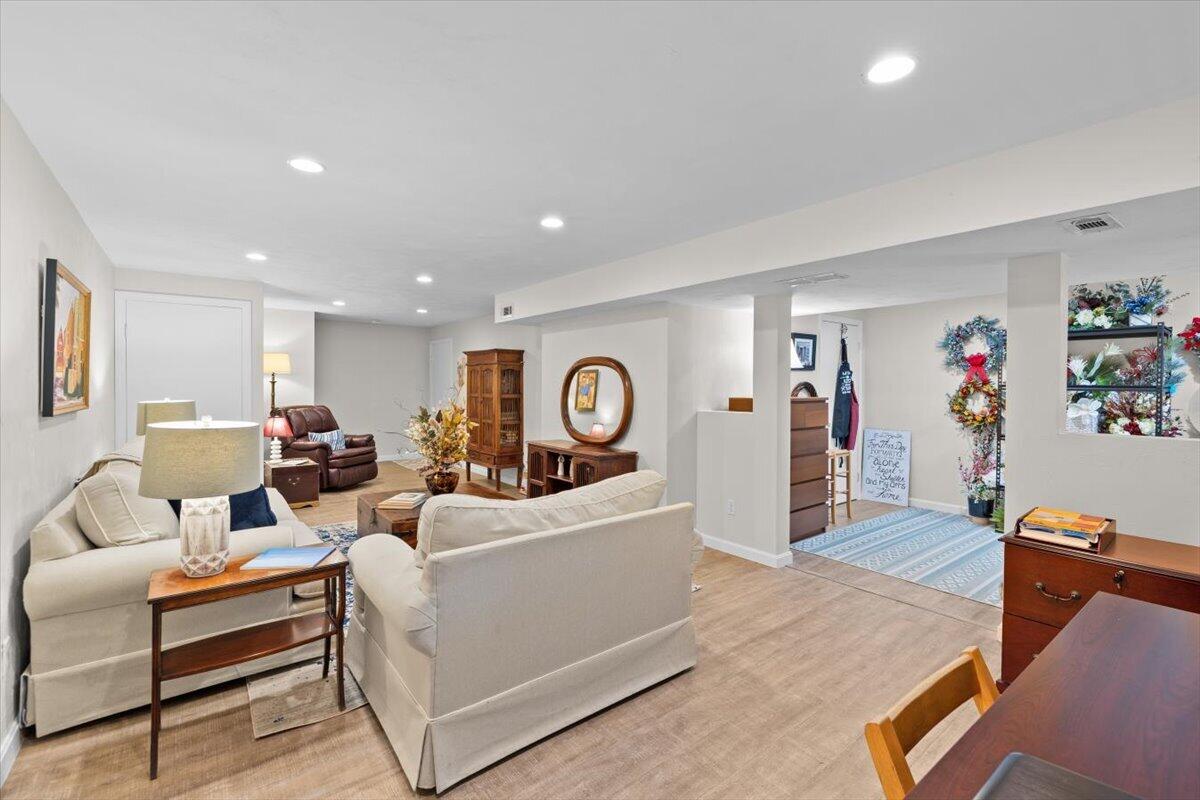 7 Gold Leaf Lane Mashpee MA 02649