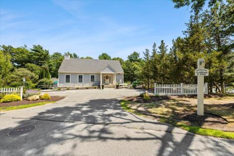 7 Gold Leaf Lane Mashpee MA 02649