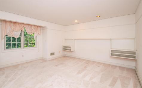 10 Village Green Circle Mashpee MA 02649