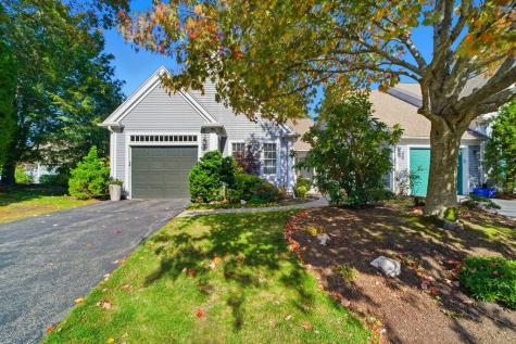 5 Darby Point Mashpee MA 02649