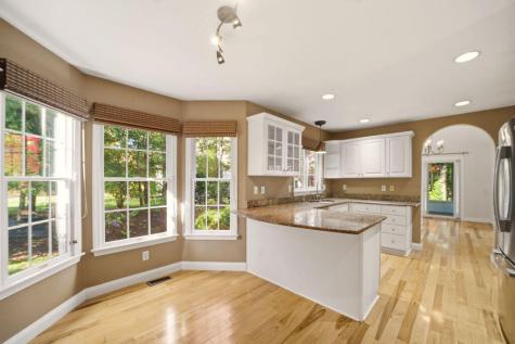 5 Darby Point Mashpee MA 02649