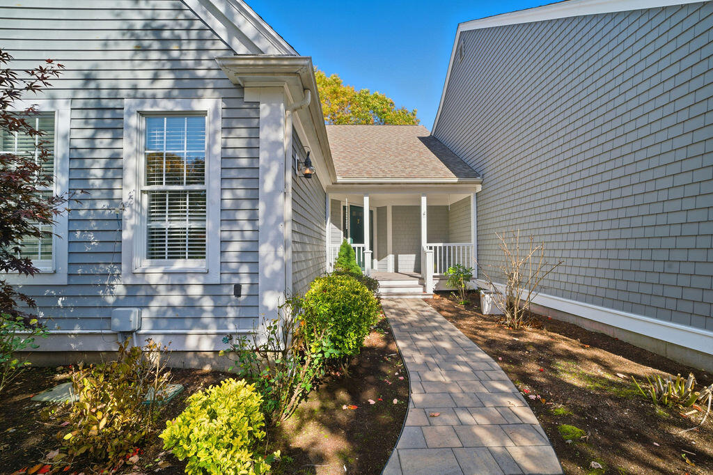 5 Darby Point Mashpee MA 02649