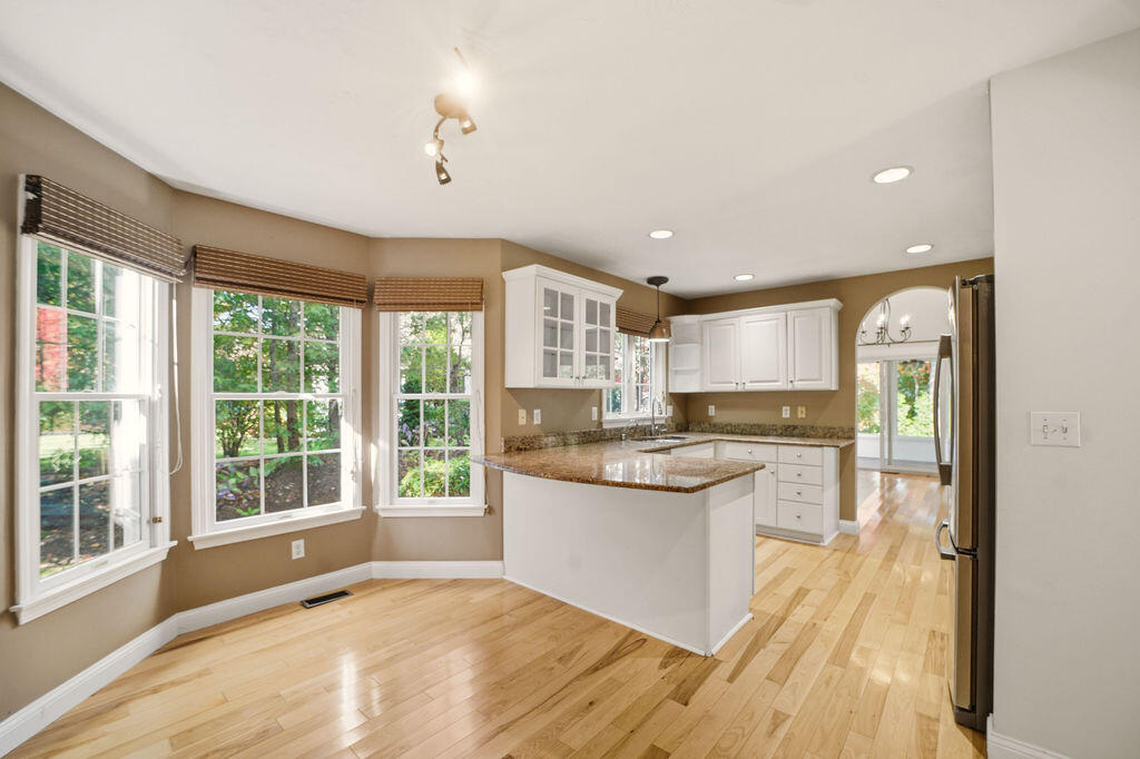 5 Darby Point Mashpee MA 02649