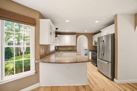 5 Darby Point Mashpee MA 02649