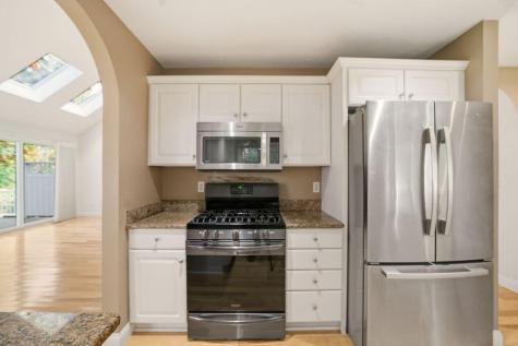 5 Darby Point Mashpee MA 02649