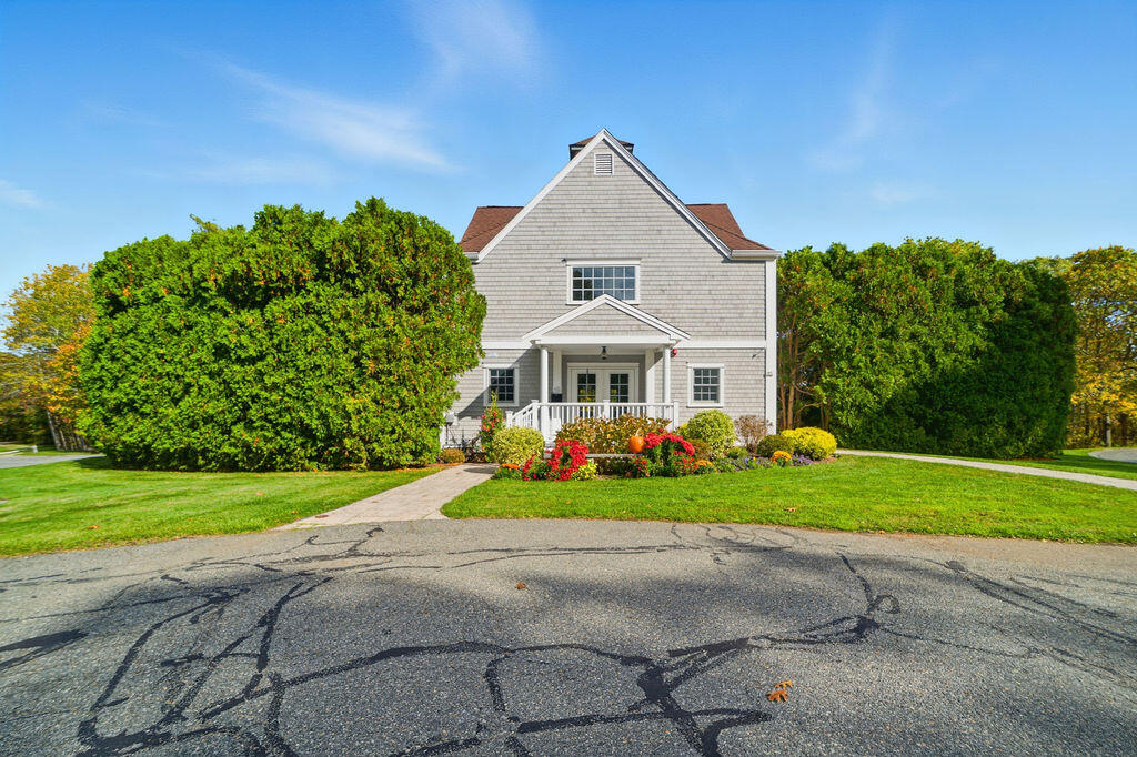 5 Darby Point Mashpee MA 02649