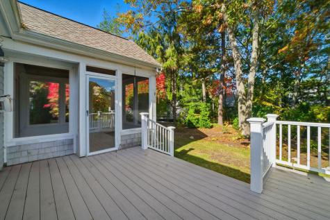 5 Darby Point Mashpee MA 02649