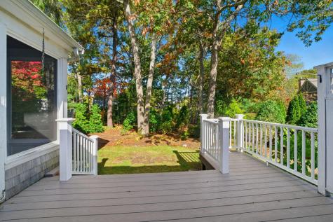 5 Darby Point Mashpee MA 02649