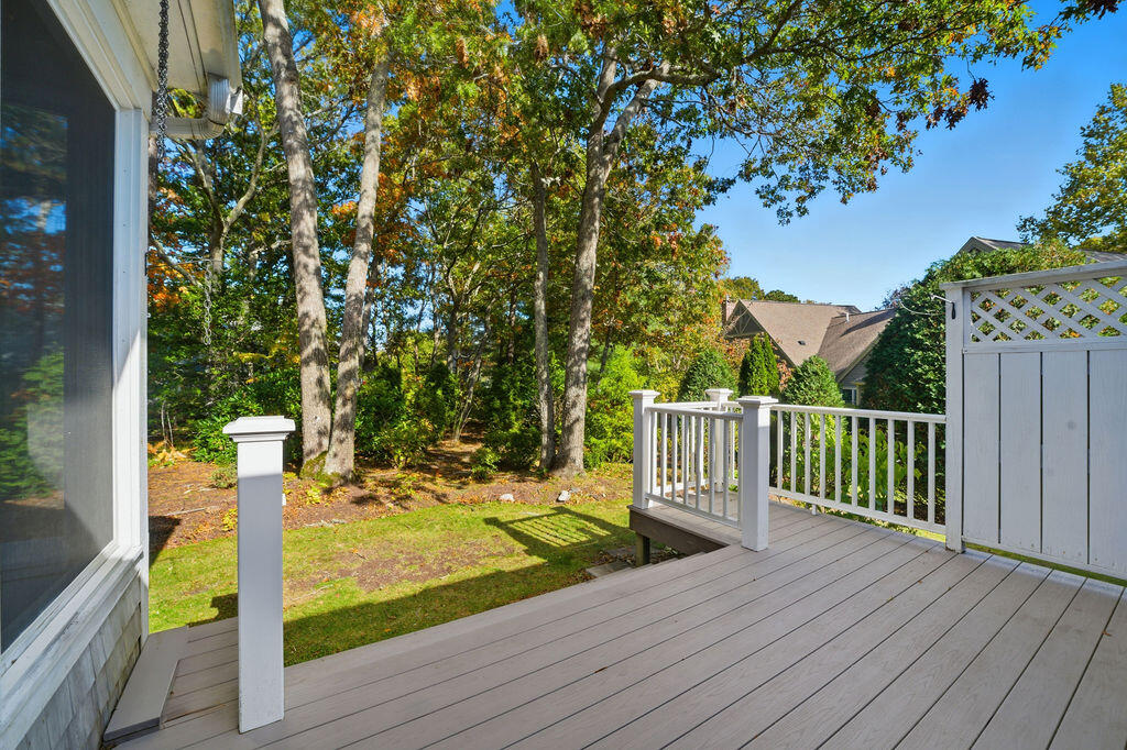 5 Darby Point Mashpee MA 02649
