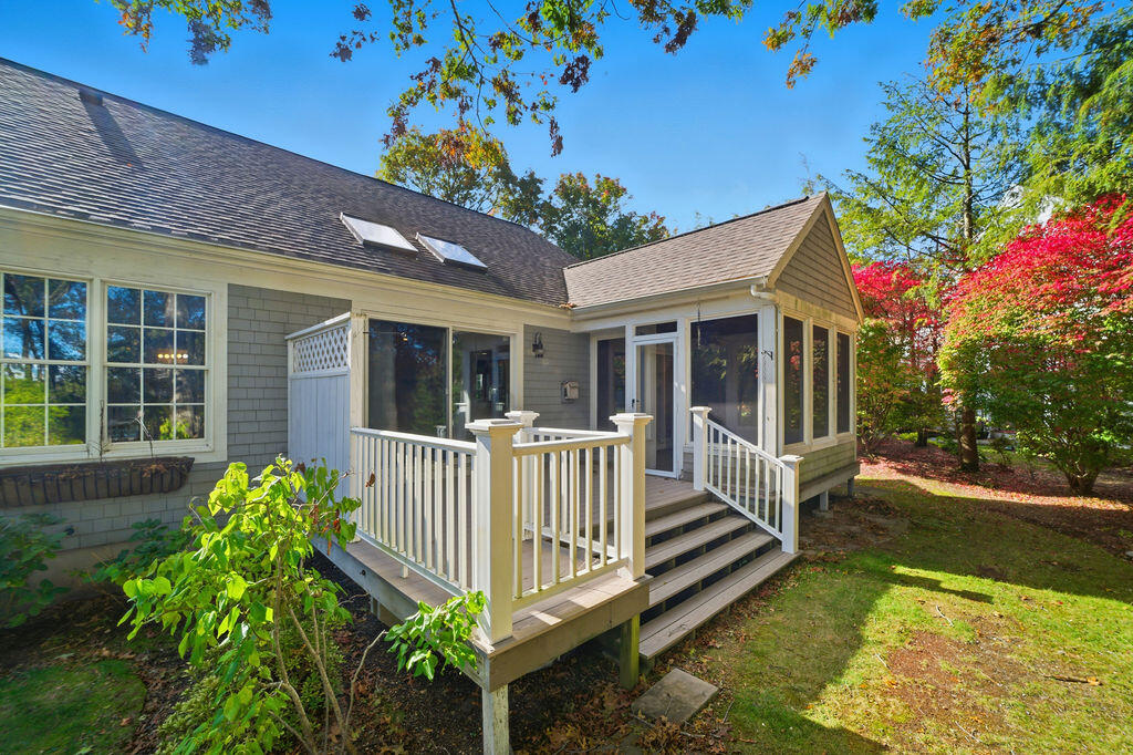 5 Darby Point Mashpee MA 02649