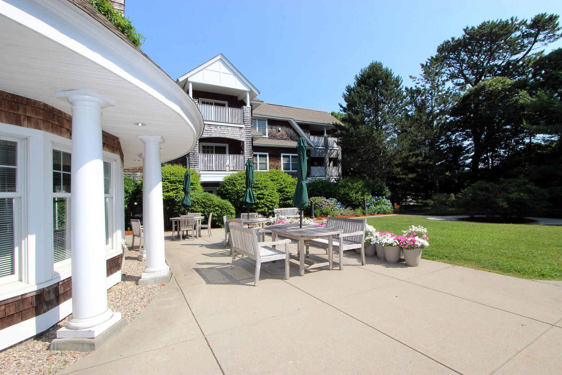 18 West Road MA 02653