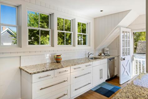 12 Cottage Street Provincetown MA 02657