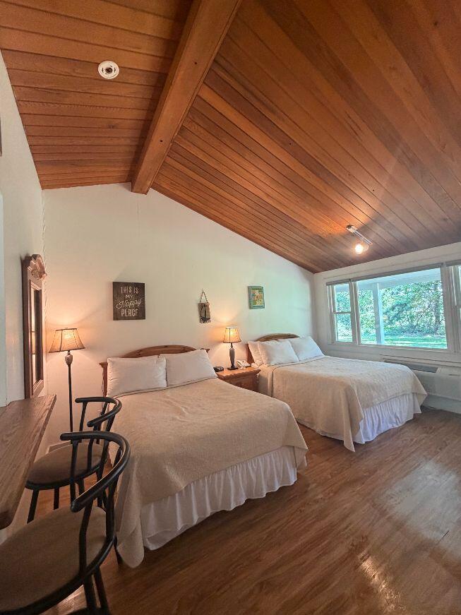 33 Island Inn Road Oak Bluffs MA 02557
