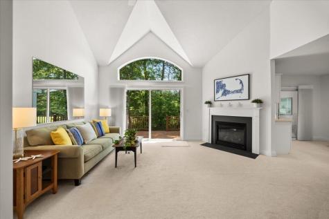 9 Blue Meadow Court Bourne MA 02532