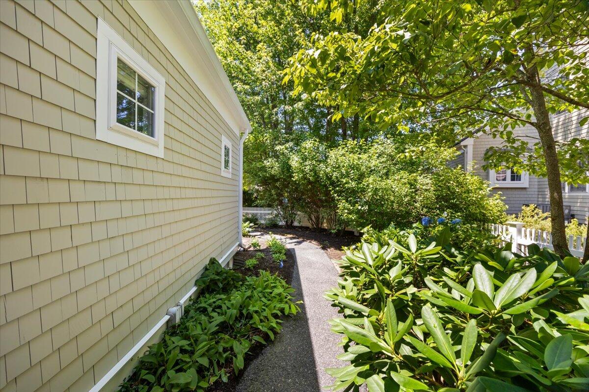 9 Blue Meadow Court Bourne MA 02532