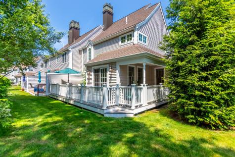 15 Hampton Court Mashpee MA 02649