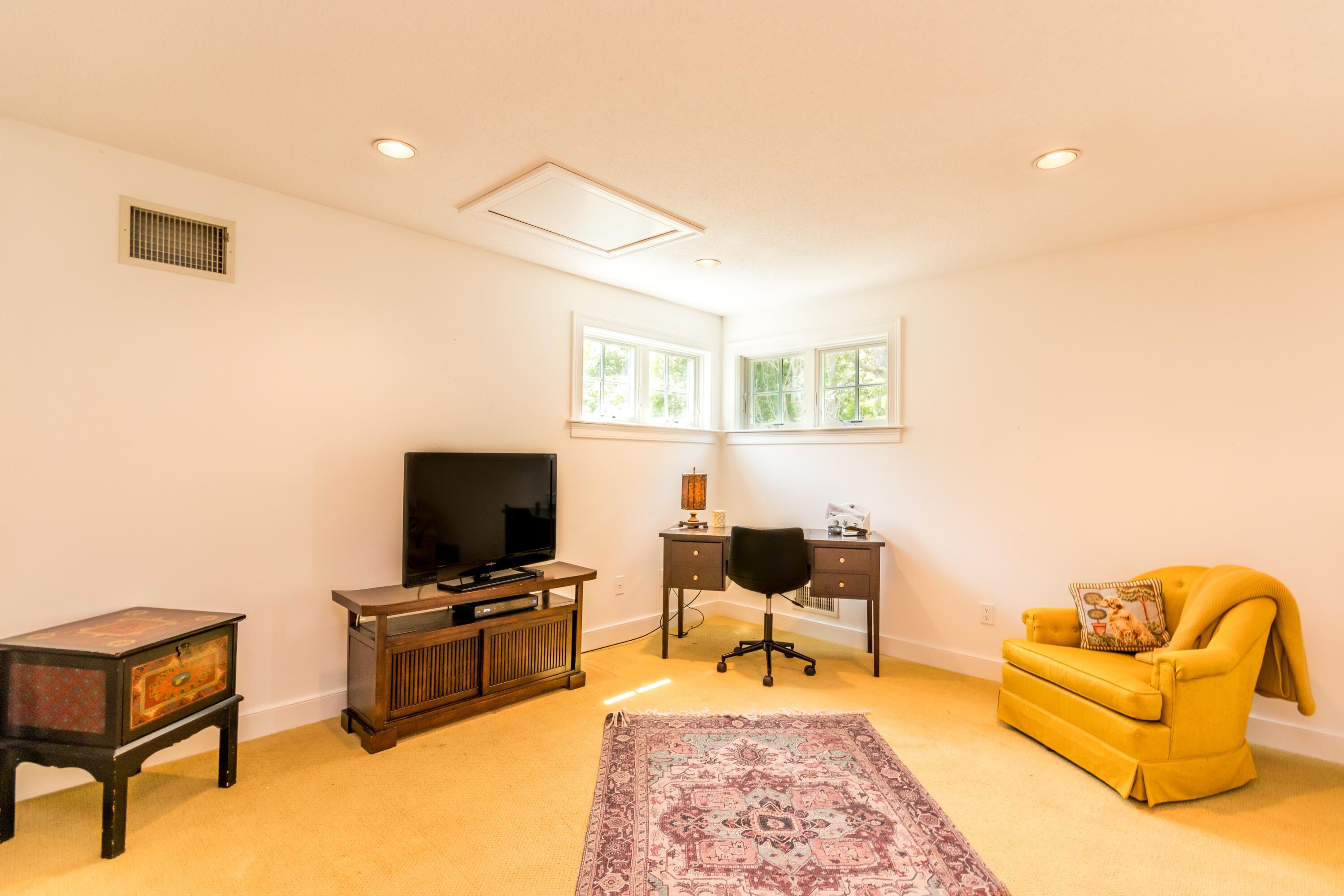 15 Hampton Court Mashpee MA 02649