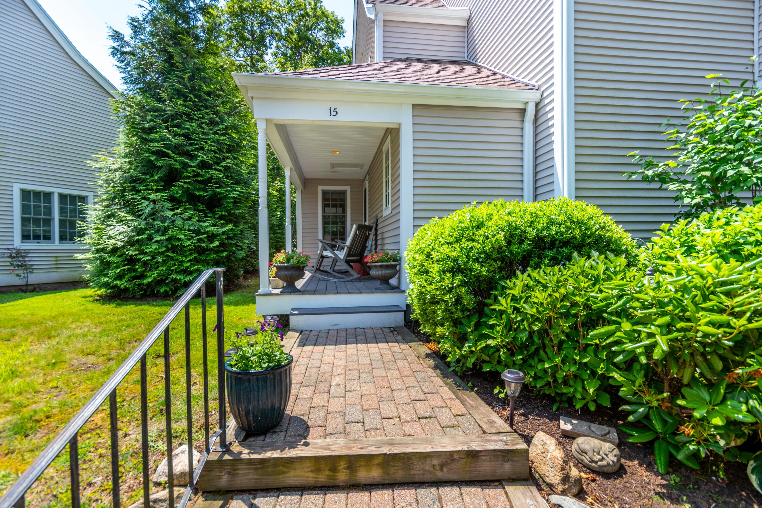 15 Hampton Court Mashpee MA 02649