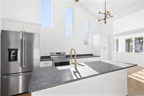 86 Harry Kemp Way Provincetown MA 02657