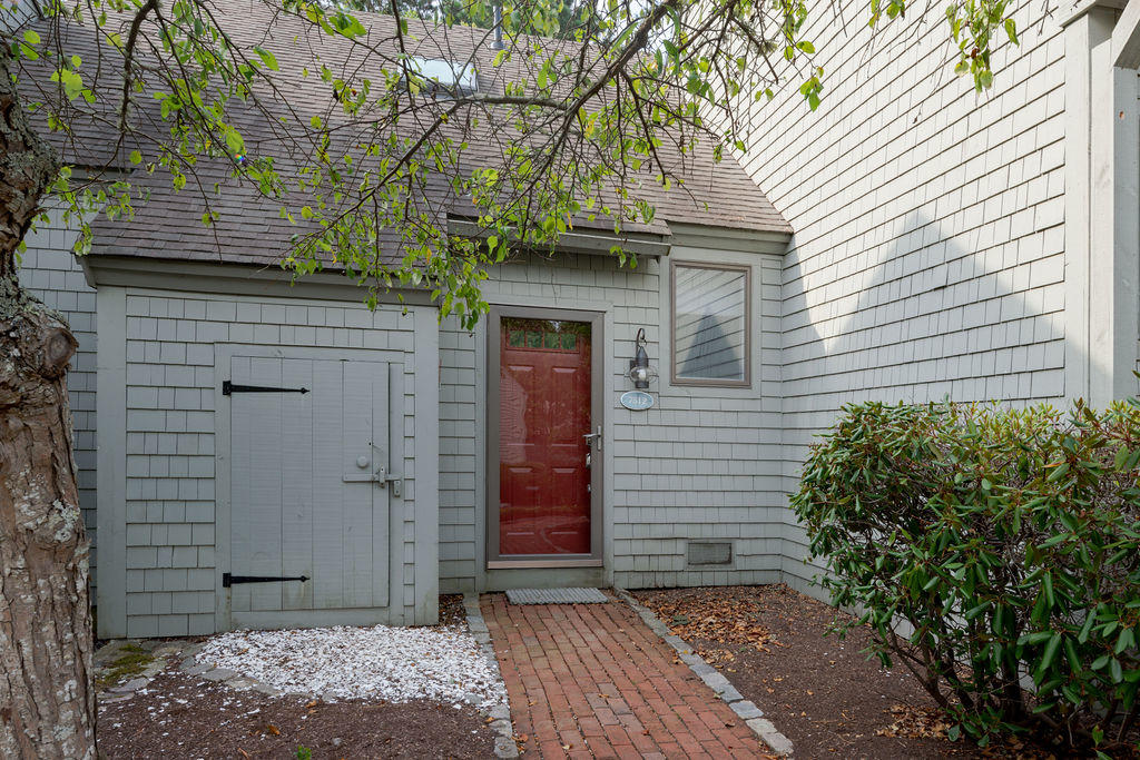 22 Mid-iron Way Mashpee MA 02649