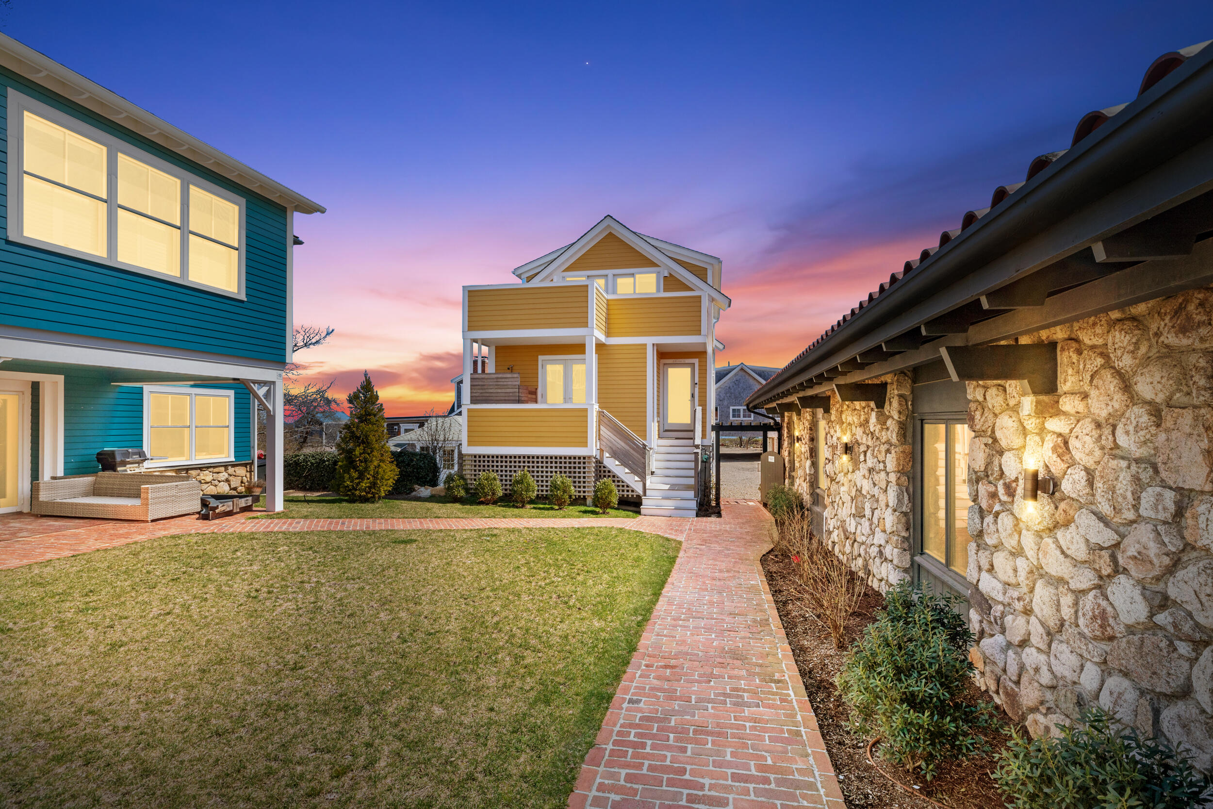 26 Union Court Vineyard Haven MA 02568