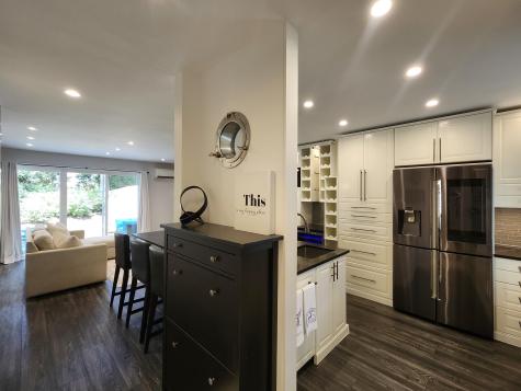 3 Howland Circle MA 02631