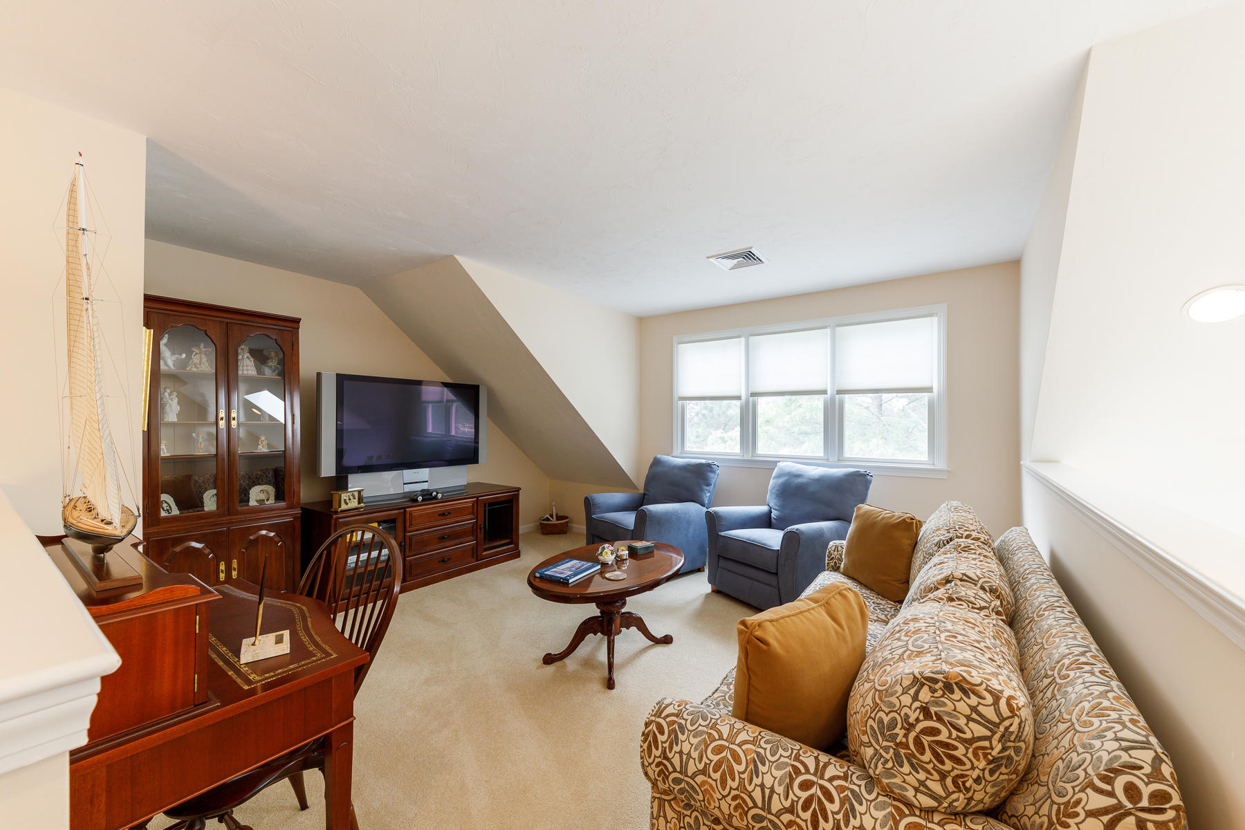 37 Lanyard Way Mashpee MA 02649