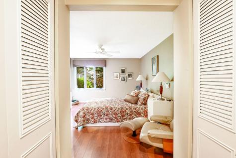 96 Shoreland Path Falmouth MA 02536