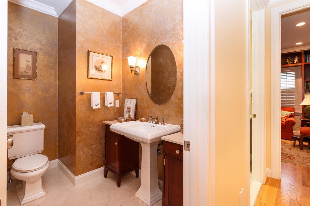 22 Vineyard Reach Mashpee MA 02649